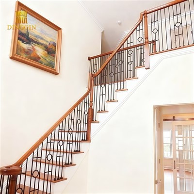 Kolmekordne baar Kaasaegne sepistatud trepivõll